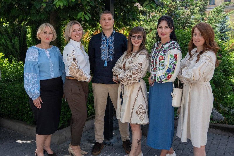 Вишиванка єднає: колектив НАЕК долучився до відзначення Дня вишиванки Вишиванка єднає: колектив НАЕК долучився до відзначення Дня вишиванки