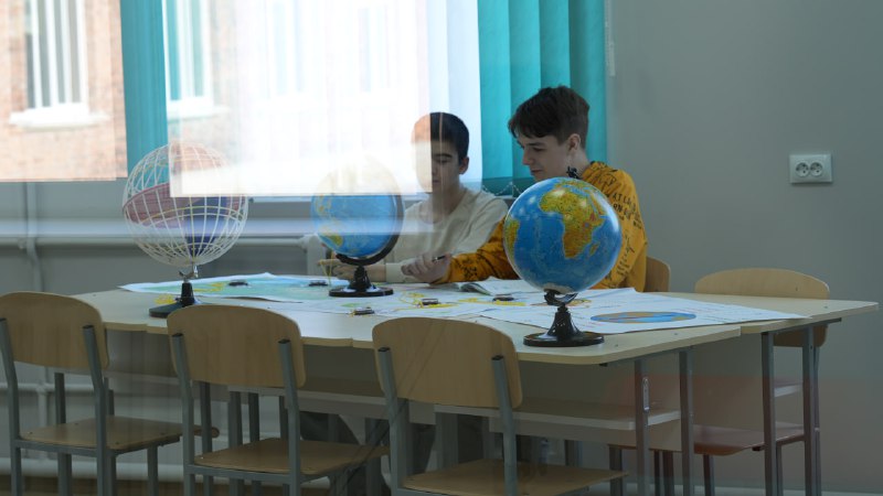 У Коростишівському ліцеї імені Густава Олізара запрацював сучасний безбар’єрний освітній простір, адаптований до вимог Нової української школи. У Коростишівському ліцеї імені Густава Олізара запрацював сучасний безбар’єрний освітній простір, адаптований до вимог Нової української школи.