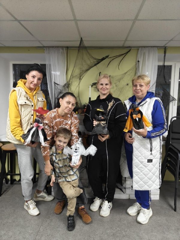 Координаційний центр «Вільні разом» у Дніпрі продовжує надавати підтримку переселенцям з Херсонщини Координаційний центр «Вільні разом» у Дніпрі продовжує надавати підтримку переселенцям з Херсонщини