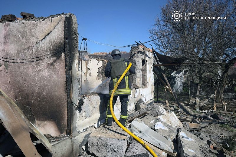 🔴 росіяни обстріляли Дніпропетровщину!
▪️У Нікополі поранені 10 людей, серед них — півторарічна дівчинка та 17-річний хлопець. 🔴 росіяни обстріляли Дніпропетровщину!
▪️У Нікополі поранені 10 людей, серед них — півторарічна дівчинка та 17-річний хлопець.