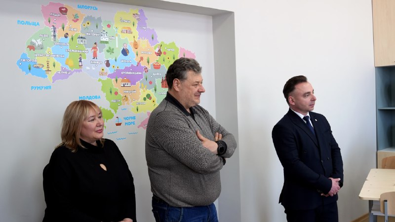 У Коростишівському ліцеї імені Густава Олізара запрацював сучасний безбар’єрний освітній простір, адаптований до вимог Нової української школи. У Коростишівському ліцеї імені Густава Олізара запрацював сучасний безбар’єрний освітній простір, адаптований до вимог Нової української школи.