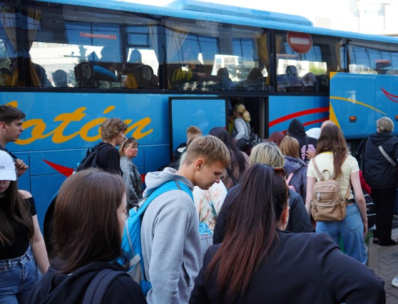 25 дітей з Луганщини вирушили на оздоровлення до Словенії
В рамках міжнародного партнерства між Луганською... 25 дітей з Луганщини вирушили на оздоровлення до Словенії
В рамках міжнародного партнерства між Луганською...