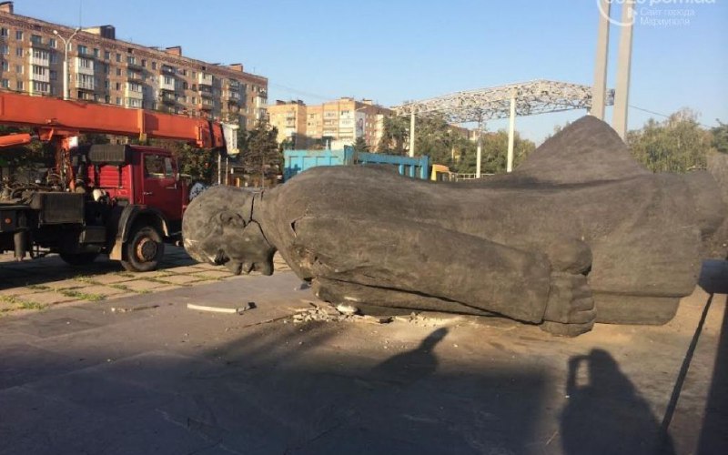 😡У Маріуполі окупанти вчергове прагнуть повернути пам’ятник леніну
☝️Так звана "ініціативна група... 😡У Маріуполі окупанти вчергове прагнуть повернути пам’ятник леніну
☝️Так звана "ініціативна група...