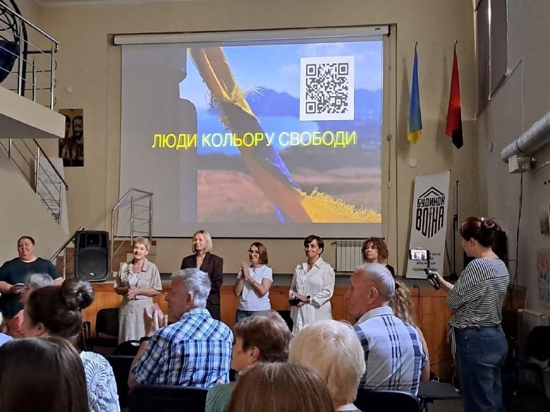 Координаційний центр «Вільні разом» у Львові продовжує підтримувати переселенців з Херсонщини. Координаційний центр «Вільні разом» у Львові продовжує підтримувати переселенців з Херсонщини.