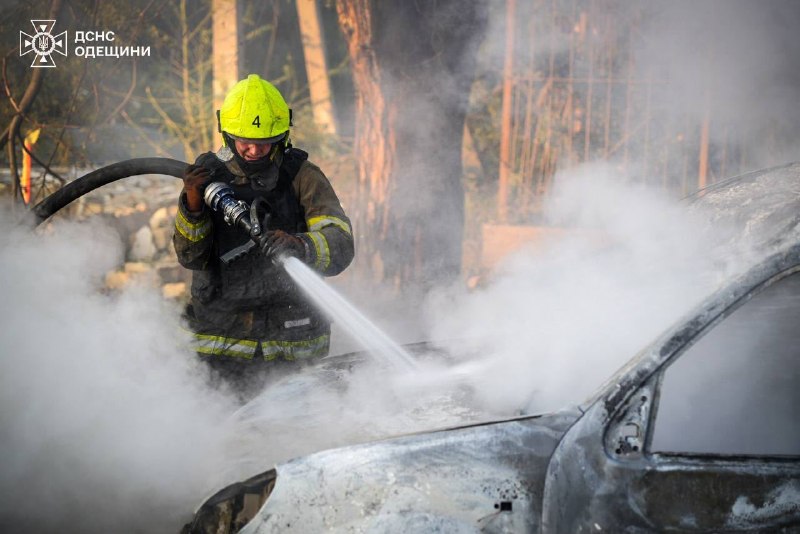 В Одесі внаслідок нічного ракетного удару Росії по житловому будинку загинули дві людини В Одесі внаслідок нічного ракетного удару Росії по житловому будинку загинули дві людини