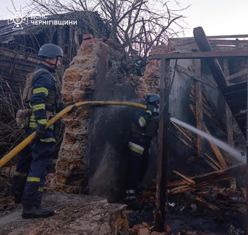 Чернігівщина знову під російською атакою
Протягом доби росія вкотре завдала ударів по населених пунктах Чернігівської області Чернігівщина знову під російською атакою
Протягом доби росія вкотре завдала ударів по населених пунктах Чернігівської області