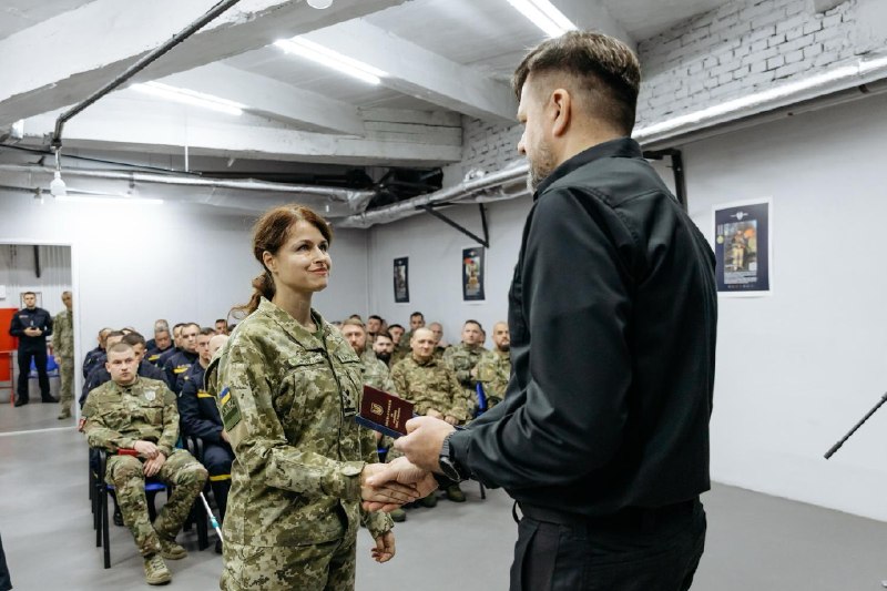 Заступник Міністра внутрішніх справ України Сергій Кобець вручив державні нагороди та відомчі відзнаки 83... Заступник Міністра внутрішніх справ України Сергій Кобець вручив державні нагороди та відомчі відзнаки 83...