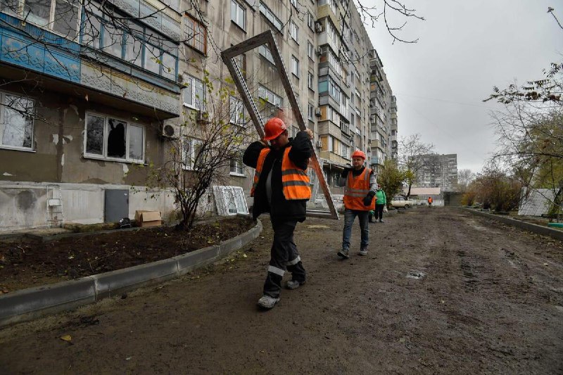 ❗️"Показові ремонти": у Маріуполі окупанти "оновлюють" будинки лише на папері ❗️"Показові ремонти": у Маріуполі окупанти "оновлюють" будинки лише на папері