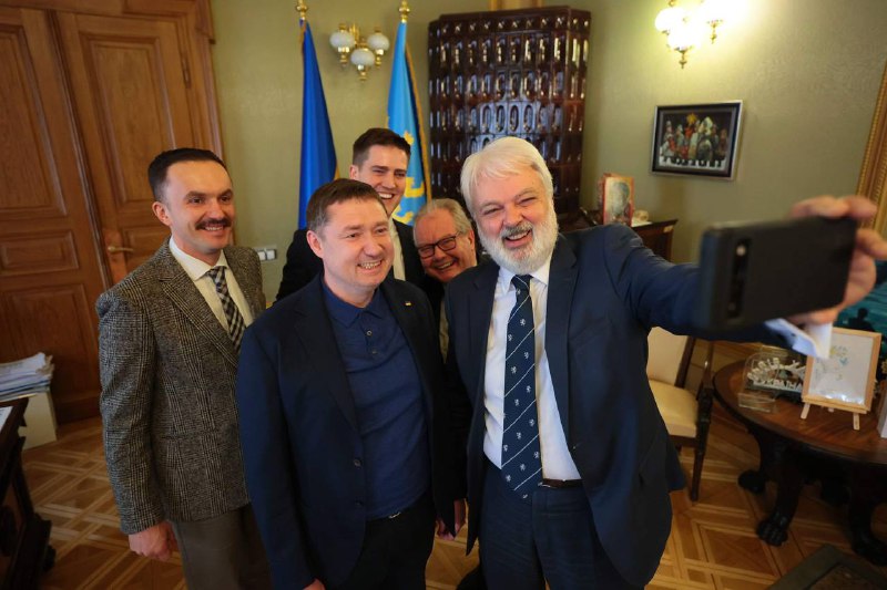 З візитом у Львівській області перебувають виконавчий директор Лондонської торгово-промислової палати Річард Бердж З візитом у Львівській області перебувають виконавчий директор Лондонської торгово-промислової палати Річард Бердж