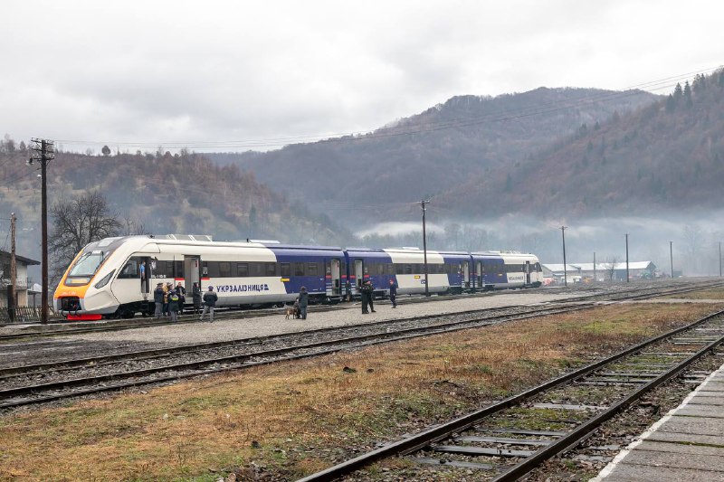 🇺🇦🚆🇷🇴Укрзалізниця відновлює залізничне сполучення між Україною та Румунією! 🇺🇦🚆🇷🇴Укрзалізниця відновлює залізничне сполучення між Україною та Румунією!