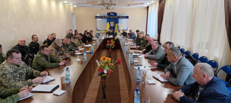 Кордон з білоруссю на Житомирщині зашивають окопами та заливають бетоном Кордон з білоруссю на Житомирщині зашивають окопами та заливають бетоном