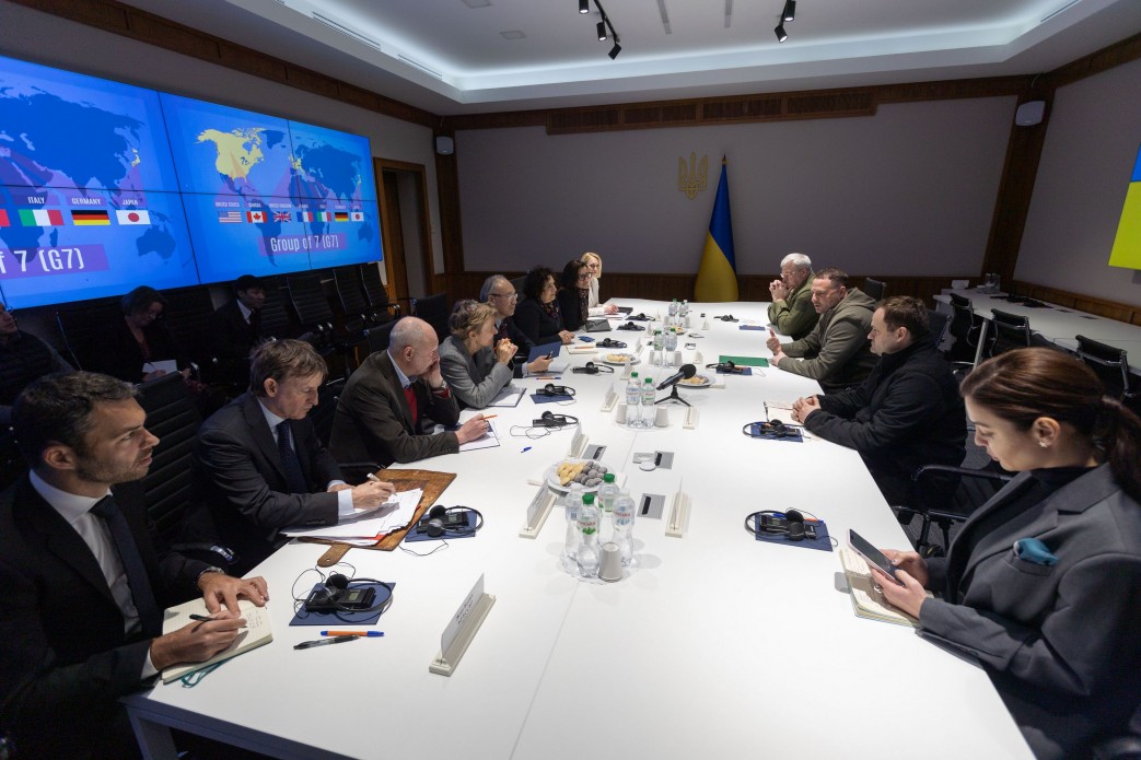 Андрій Єрмак обговорив із послами країн «Групи семи» та ЄС підтримку запропонованої Україною формули миру Андрій Єрмак обговорив із послами країн «Групи семи» та ЄС підтримку запропонованої Україною формули миру