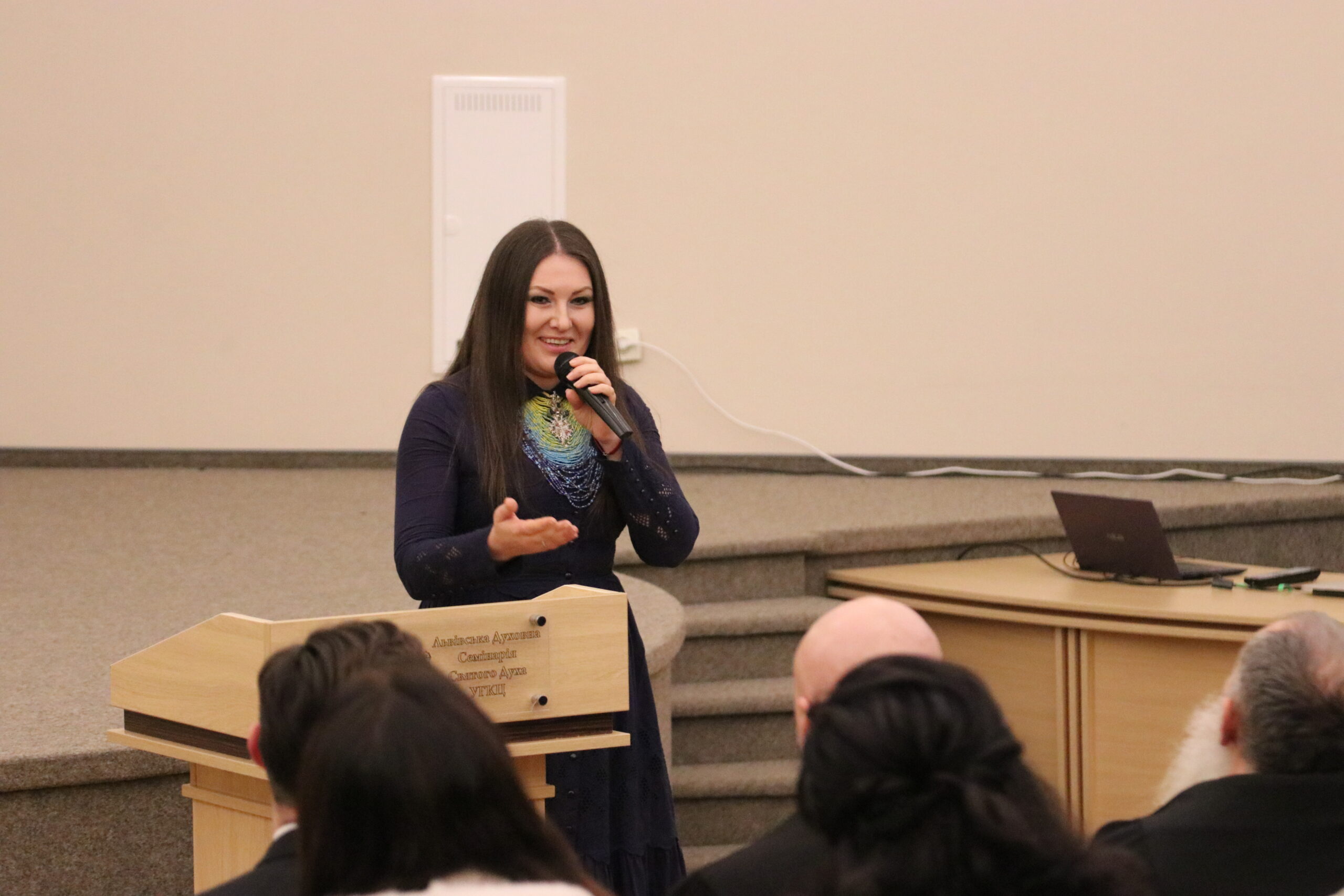 Близько пів мільйона гривень зібрали на&nbsp;цьогорічній &laquo;Різдвяній просфорі&raquo; для стипендій семінаристам