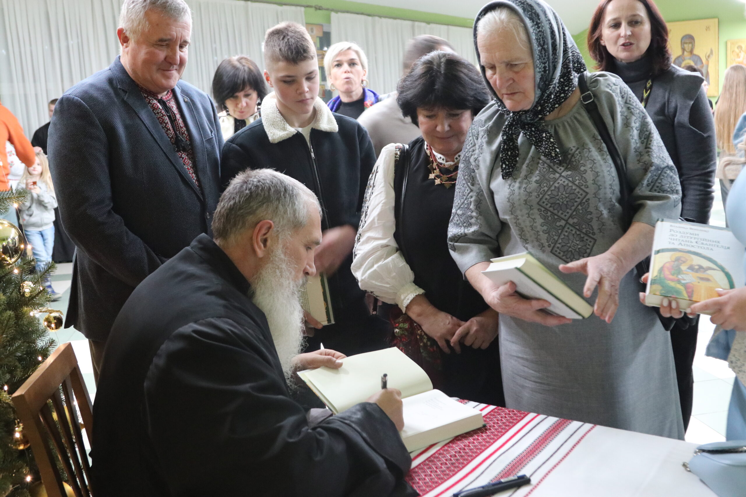 Близько пів мільйона гривень зібрали на&nbsp;цьогорічній &laquo;Різдвяній просфорі&raquo; для стипендій семінаристам