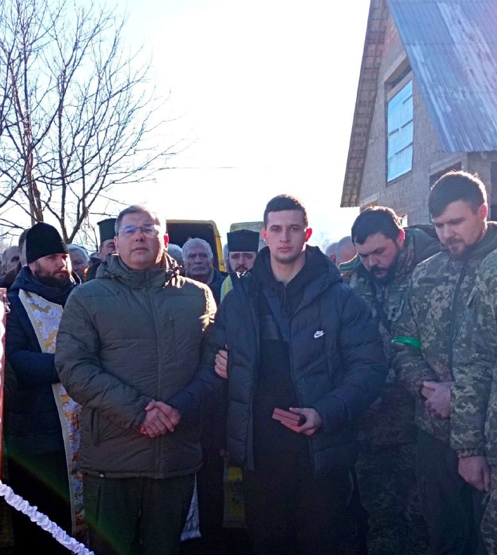 🕯️У селі Черешенька, що на Вижниччині попрощалися із загиблим Героєм, капітаном військової частини А7186 - Петром Ковалюком 🕯️У селі Черешенька, що на Вижниччині попрощалися із загиблим Героєм, капітаном військової частини А7186 - Петром Ковалюком