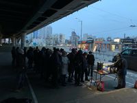 Отці оріоністи та&nbsp;фундація &laquo;Мудра справа&raquo; роздають гарячі обіди людям, позбавленим домівки