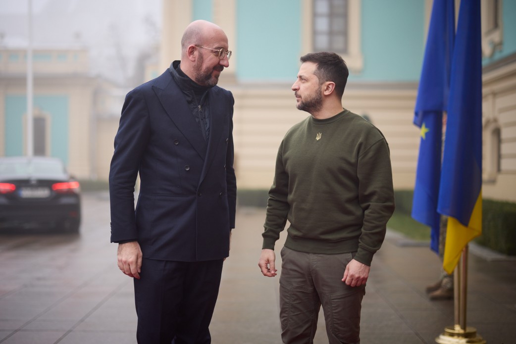 Проти тисяч танків РФ недостатньо лише мужності й мотивації українських воїнів – потрібна відповідна кількість зброї – Володимир Зеленський Проти тисяч танків РФ недостатньо лише мужності й мотивації українських воїнів – потрібна відповідна кількість зброї – Володимир Зеленський