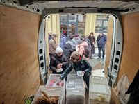 В Ірпені вже вдруге роздали гарячі обіди для потребуючих В Ірпені вже вдруге роздали гарячі обіди для потребуючих