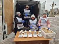 В Ірпені вже вдруге роздали гарячі обіди для потребуючих В Ірпені вже вдруге роздали гарячі обіди для потребуючих