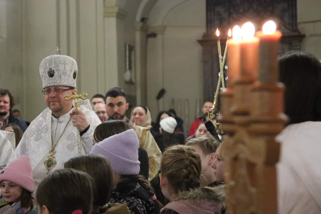 Владика Володимир на Богоявлення: «Пресвята Трійця вказує нам на єдність, бо сама є досконалою єдністю» Владика Володимир на Богоявлення: «Пресвята Трійця вказує нам на єдність, бо сама є досконалою єдністю»