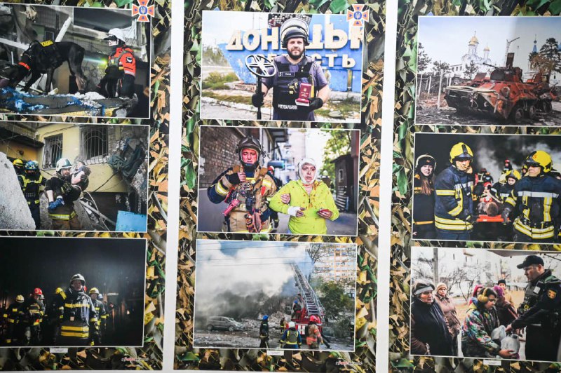 У Рівному відкрилася фотовиставка «Лютий рік війни», на якій представлені світлини бійців ЗСУ та ДСНС У Рівному відкрилася фотовиставка «Лютий рік війни», на якій представлені світлини бійців ЗСУ та ДСНС