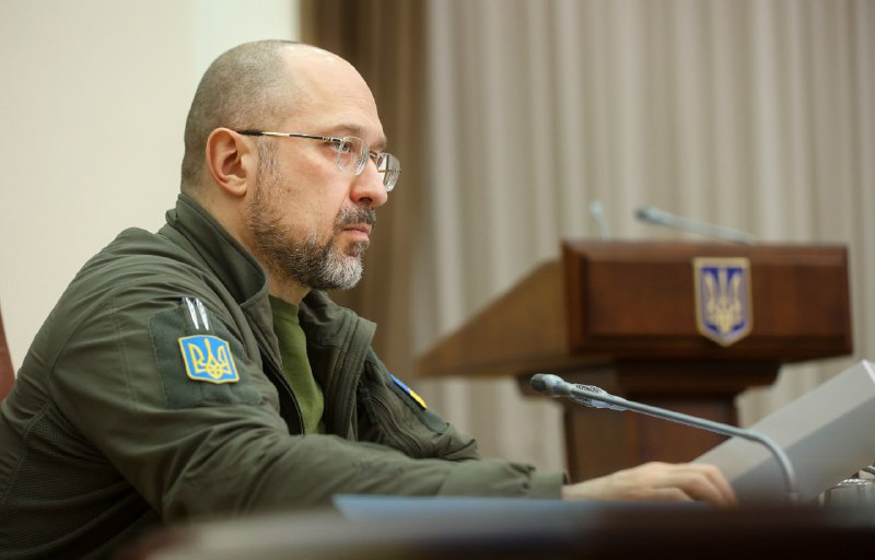 🛢 В Україні буде створена диверсифікована система зберігання нафтопродуктів із запасами на два місяці. 🛢 В Україні буде створена диверсифікована система зберігання нафтопродуктів із запасами на два місяці.