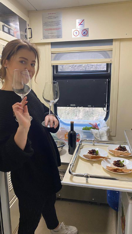 🚆💖 «Потяг до тебе», який Укрзалізниця запустила до Дня закоханих, щойно здійснив останній в цьому сезоні... 🚆💖 «Потяг до тебе», який Укрзалізниця запустила до Дня закоханих, щойно здійснив останній в цьому сезоні...