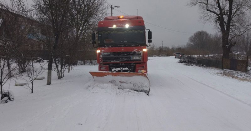 Протягом доби на території області дорожники чистили автошляхи від снігу Протягом доби на території області дорожники чистили автошляхи від снігу