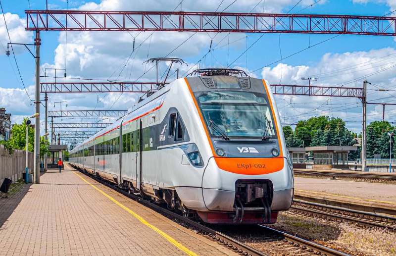 Рівно рік тому, на десяту річницю створення Української залізничної швидкісної компанії Рівно рік тому, на десяту річницю створення Української залізничної швидкісної компанії