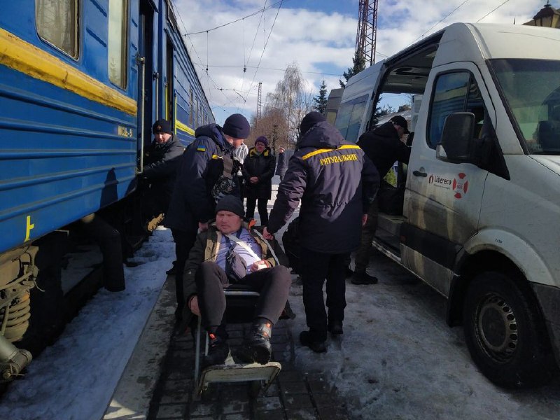 Мешканці Донеччини продовжують покидати свої домівки внаслідок постійних ворожих обстрілів Мешканці Донеччини продовжують покидати свої домівки внаслідок постійних ворожих обстрілів