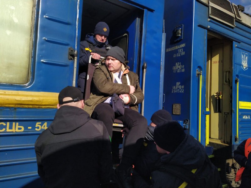 Мешканці Донеччини продовжують покидати свої домівки внаслідок постійних ворожих обстрілів Мешканці Донеччини продовжують покидати свої домівки внаслідок постійних ворожих обстрілів