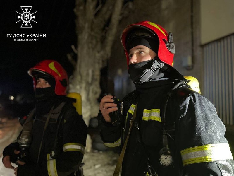 #Одеса: рятувальники ліквідували пожежу у двоповерховому житловому будинку⤵️ #Одеса: рятувальники ліквідували пожежу у двоповерховому житловому будинку⤵️