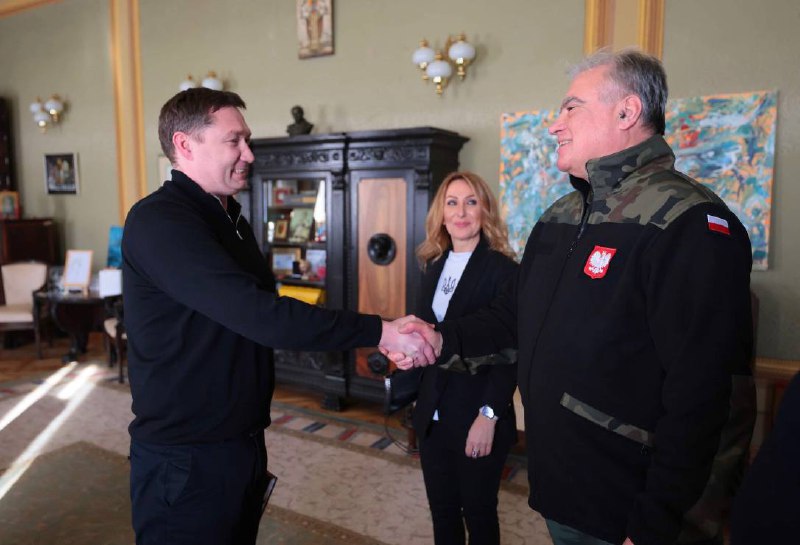 Зустрівся з керівником польської залізничної компанії PKP LHS Збігнєвим Траціхлебом Зустрівся з керівником польської залізничної компанії PKP LHS Збігнєвим Траціхлебом