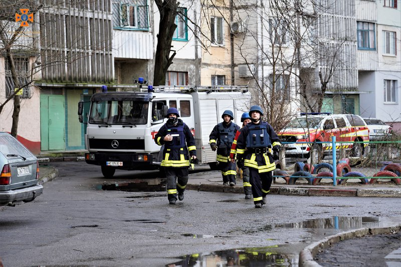 Сьогодні Херсон вкотре був цинічно обстріляний ворогом
⏺Після обстрілу виникла пожежа в багатоквартирному житловому будинку Сьогодні Херсон вкотре був цинічно обстріляний ворогом
⏺Після обстрілу виникла пожежа в багатоквартирному житловому будинку