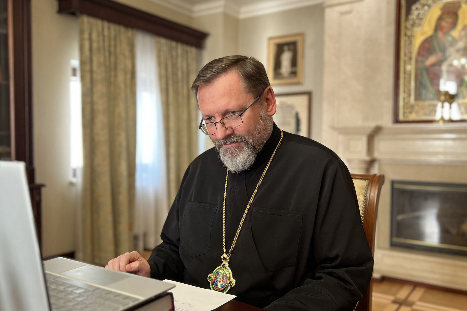 &laquo;Бог не&nbsp;покинув Україну&raquo;: у&nbsp;Варшаві презентували книгу-розмову з&nbsp;Блаженнішим Святославом, написану в&nbsp;час війни