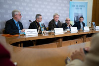 &laquo;Бог не&nbsp;покинув Україну&raquo;: у&nbsp;Варшаві презентували книгу-розмову з&nbsp;Блаженнішим Святославом, написану в&nbsp;час війни