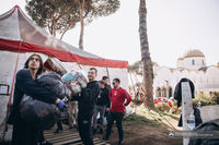 Бути поруч зі&nbsp;своїм народом: до&nbsp;України надіслали соту вантажівку допомоги