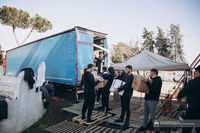 Бути поруч зі&nbsp;своїм народом: до&nbsp;України надіслали соту вантажівку допомоги