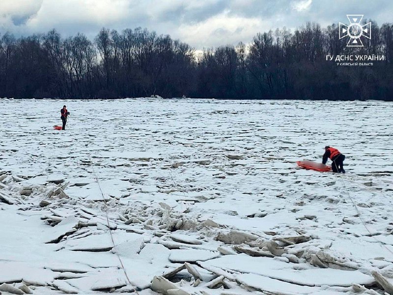 Звільнено русло Десни від крижаного затору
•Сьогодні у Броварському районі Київської області рятувальники... Звільнено русло Десни від крижаного затору
•Сьогодні у Броварському районі Київської області рятувальники...