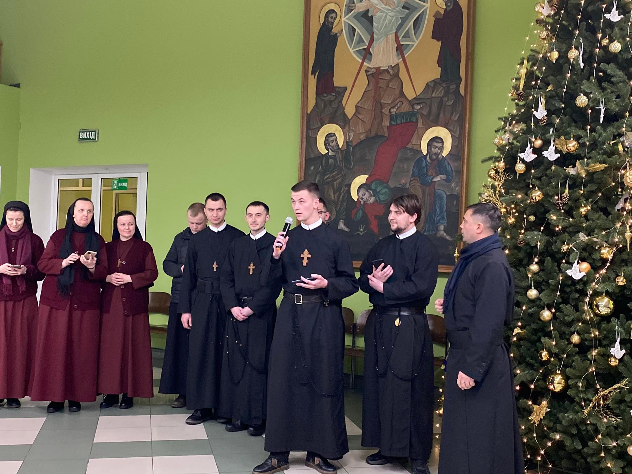 «Це вечір тиші та ділення тим, чим ми живемо»: У Львівській семінарії відбулася коляда монашества Львівської Архиєпархії «Це вечір тиші та ділення тим, чим ми живемо»: У Львівській семінарії відбулася коляда монашества Львівської Архиєпархії