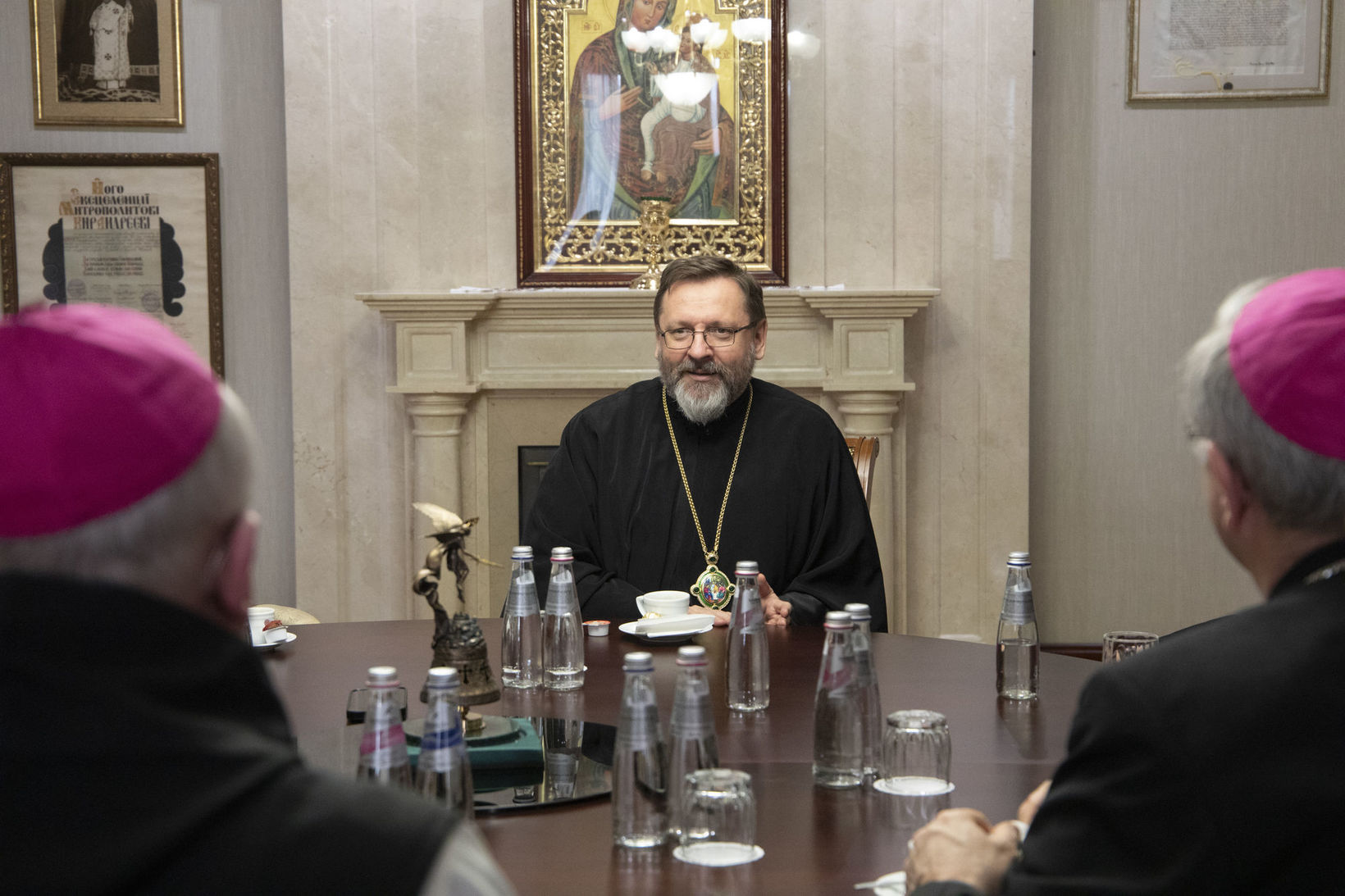 &laquo;Дякую за&nbsp;вашу мужність!&raquo;&nbsp;&mdash; Глава УГКЦ привітав у&nbsp;Києві делегацію бельгійських єпископів