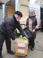 Двісті людей із&nbsp;Оболоні отримали продуктові набори від &laquo;Мудрої справи&raquo;