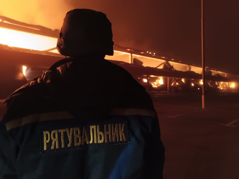 Херсон …
•Ворог вкотре майже всю ніч хаотично обстрілював всі квартали Херсон …
•Ворог вкотре майже всю ніч хаотично обстрілював всі квартали
