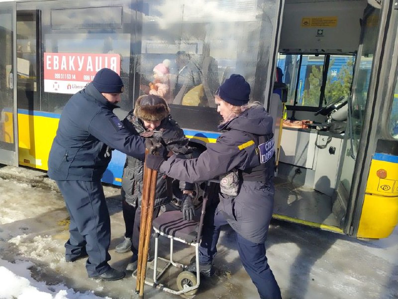 Мешканці Донеччини продовжують покидати свої домівки внаслідок постійних ворожих обстрілів Мешканці Донеччини продовжують покидати свої домівки внаслідок постійних ворожих обстрілів
