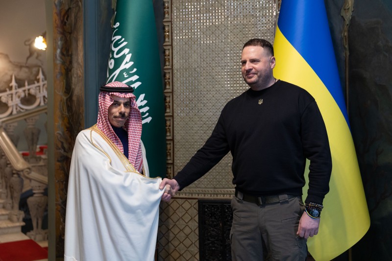 Керівник Офісу Президента України зустрівся з міністром закордонних справ Саудівської Аравії Керівник Офісу Президента України зустрівся з міністром закордонних справ Саудівської Аравії