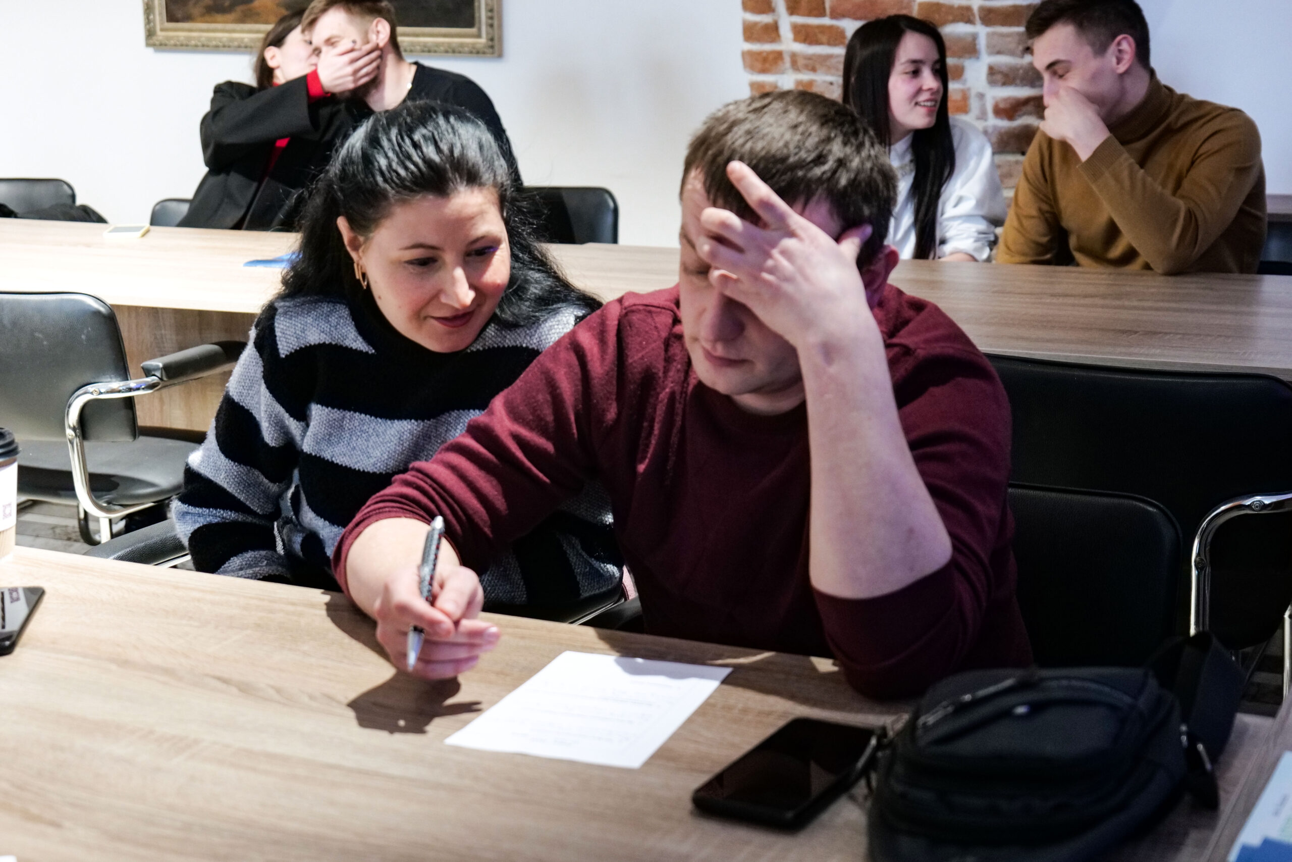 Митрополит Ігор вручив сертифікати парам, які пройшли передподружні навчання Митрополит Ігор вручив сертифікати парам, які пройшли передподружні навчання