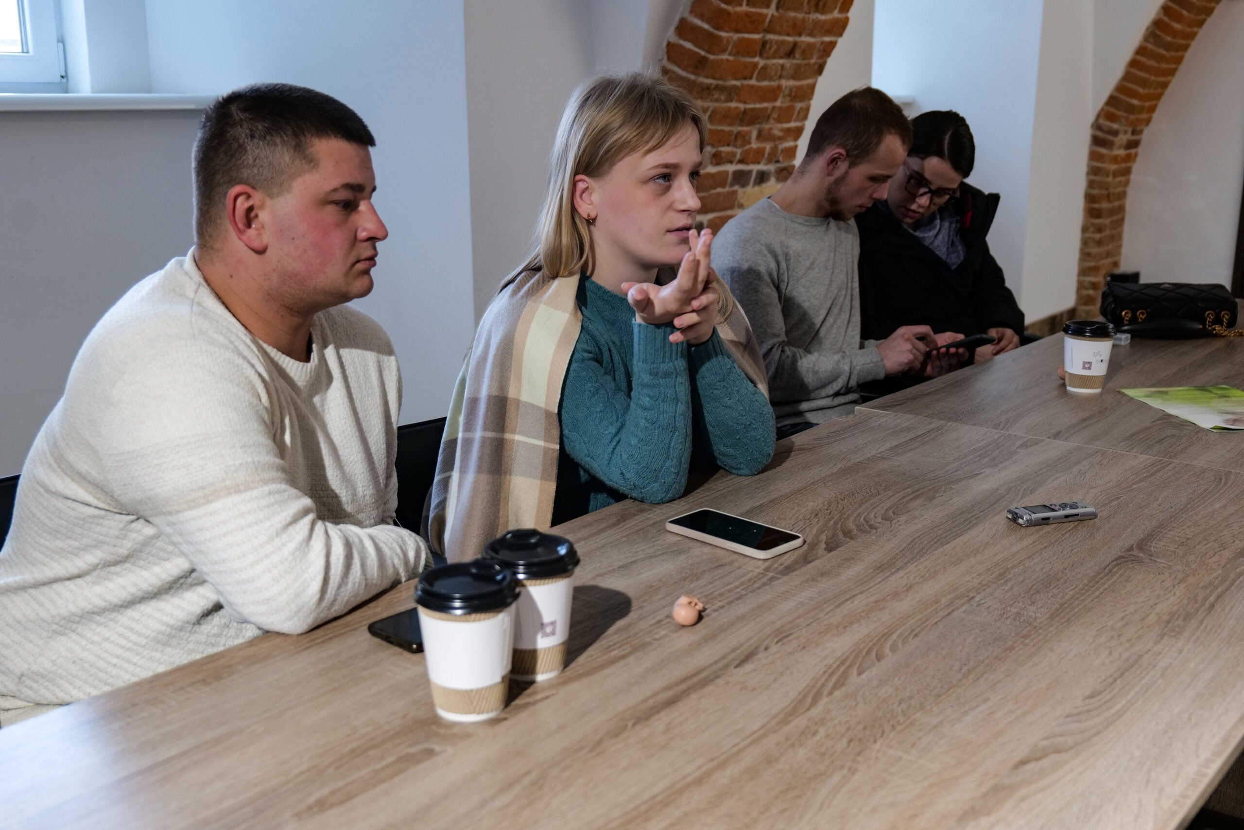 Митрополит Ігор вручив сертифікати парам, які пройшли передподружні навчання Митрополит Ігор вручив сертифікати парам, які пройшли передподружні навчання