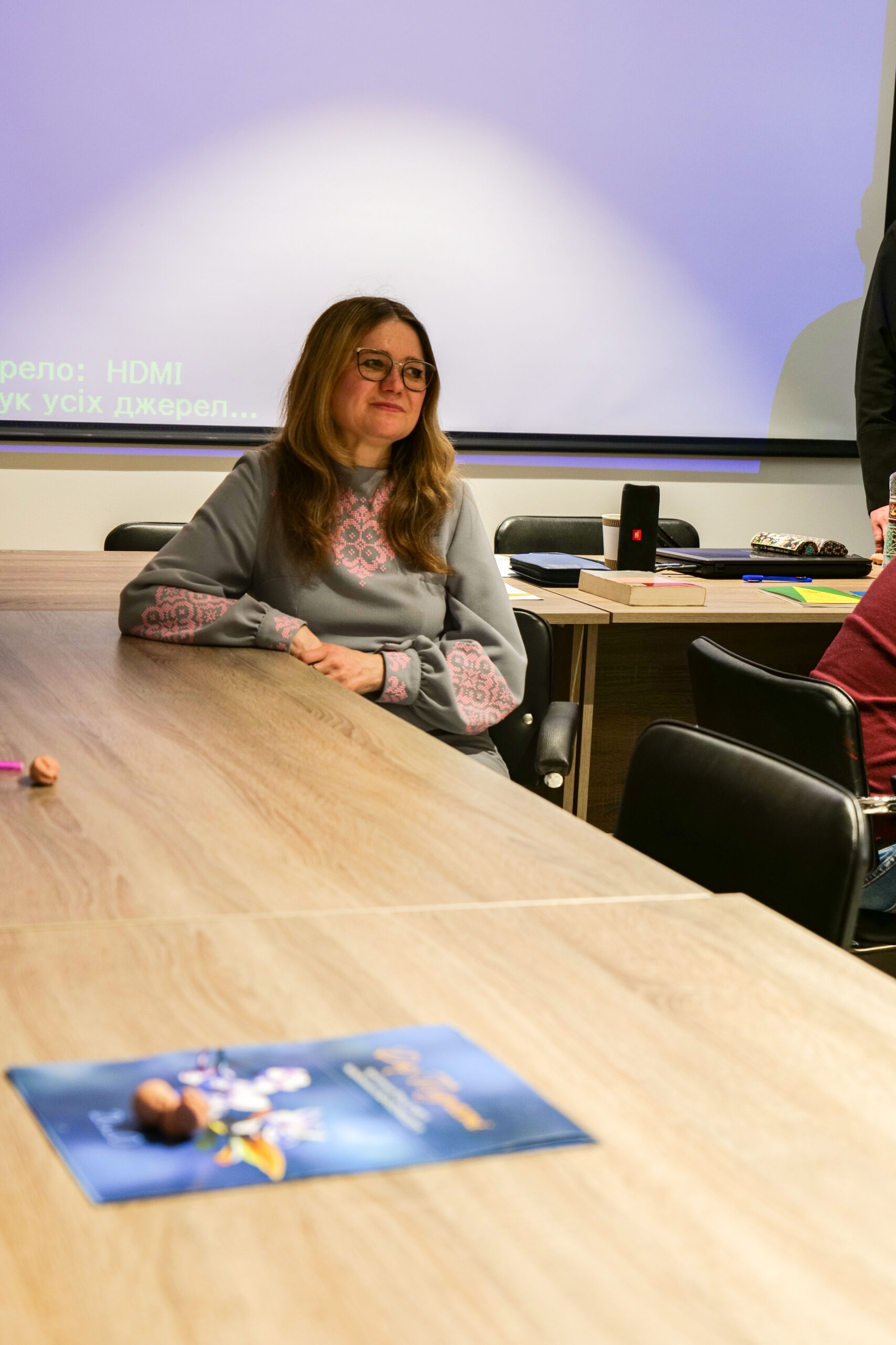 Митрополит Ігор вручив сертифікати парам, які пройшли передподружні навчання Митрополит Ігор вручив сертифікати парам, які пройшли передподружні навчання