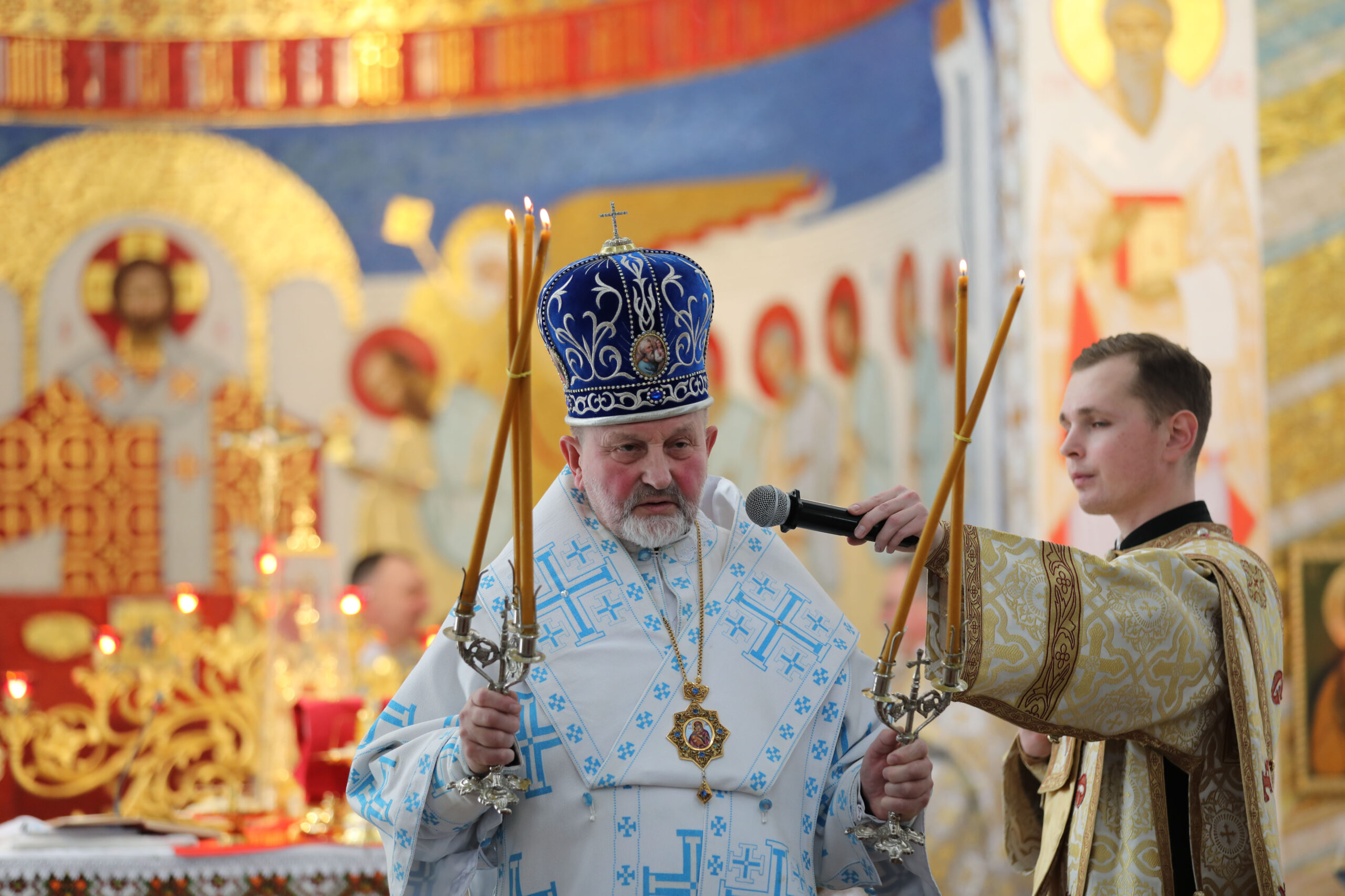 «Нехай Всемилостивий Господь просвічує вас на дорозі пізнання відвічних правд», ― так отця Ореста Фредину привітав Митрополит із 60-літтям «Нехай Всемилостивий Господь просвічує вас на дорозі пізнання відвічних правд», ― так отця Ореста Фредину привітав Митрополит із 60-літтям