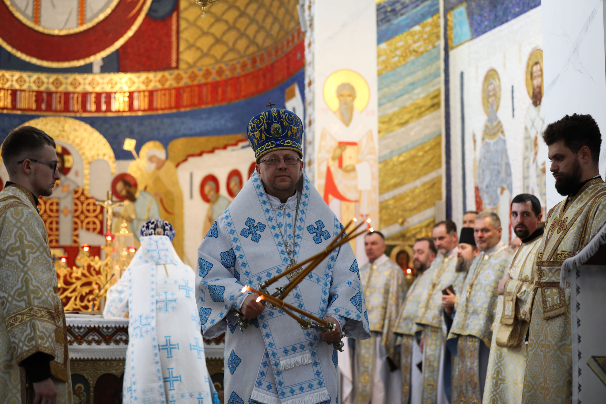 «Нехай Всемилостивий Господь просвічує вас на дорозі пізнання відвічних правд», ― так отця Ореста Фредину привітав Митрополит із 60-літтям «Нехай Всемилостивий Господь просвічує вас на дорозі пізнання відвічних правд», ― так отця Ореста Фредину привітав Митрополит із 60-літтям